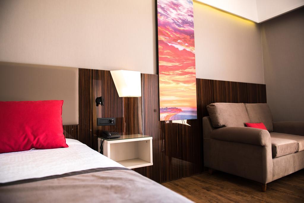 Hotel Ramada Plaza By Wyndham Thraki Alexandrupoli Exteriér fotografie A room at the hotel