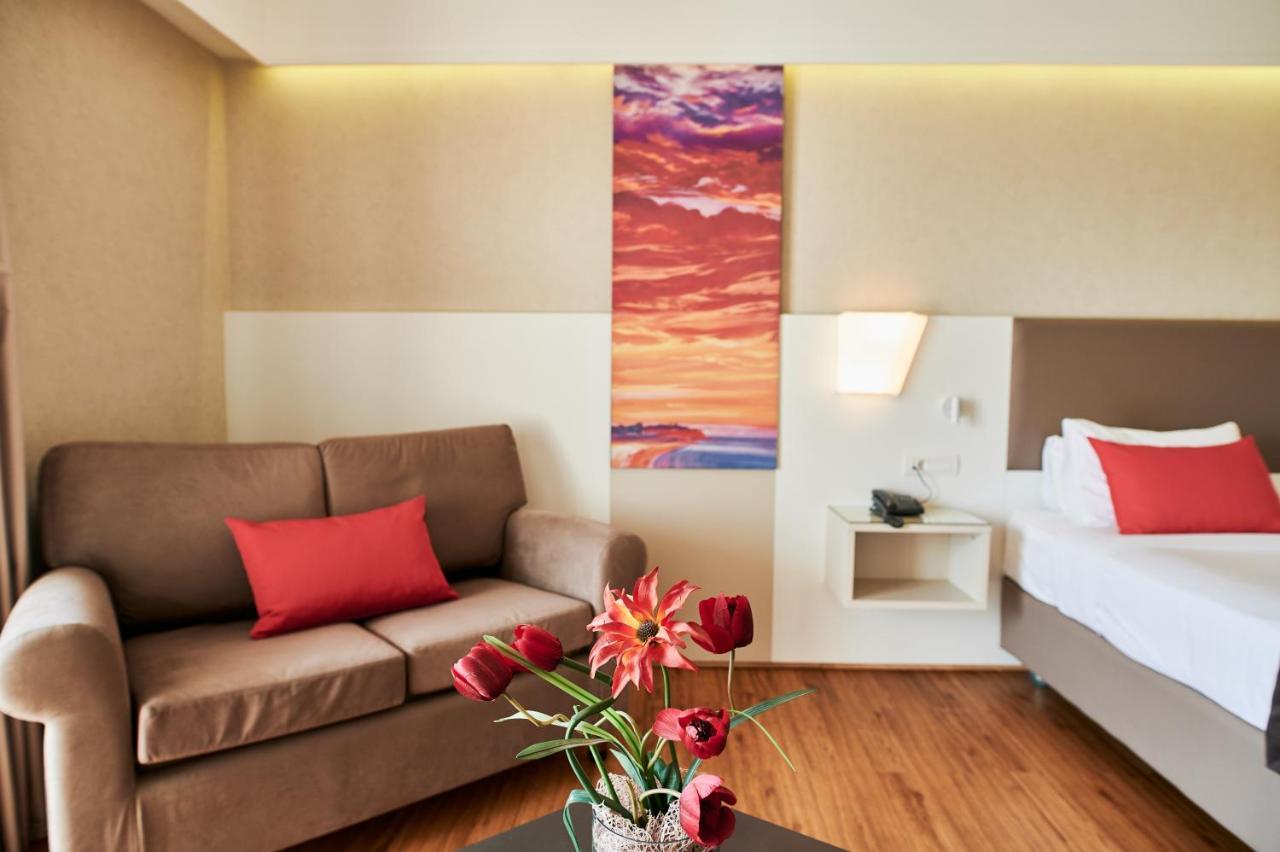 Hotel Ramada Plaza By Wyndham Thraki Alexandrupoli Exteriér fotografie A room at the hotel