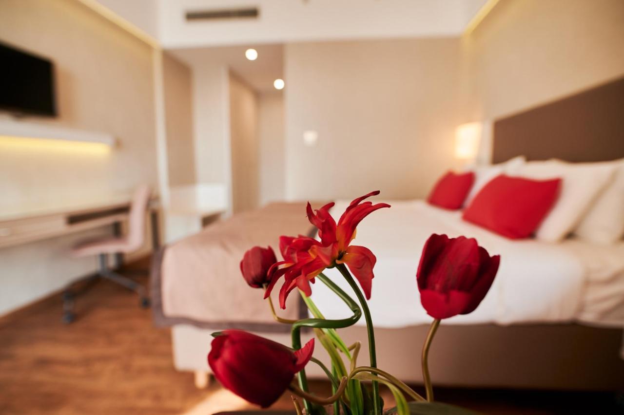 Hotel Ramada Plaza By Wyndham Thraki Alexandrupoli Exteriér fotografie A room at the hotel