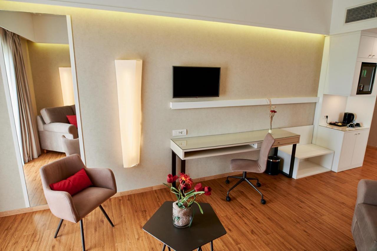 Hotel Ramada Plaza By Wyndham Thraki Alexandrupoli Exteriér fotografie A room at the hotel